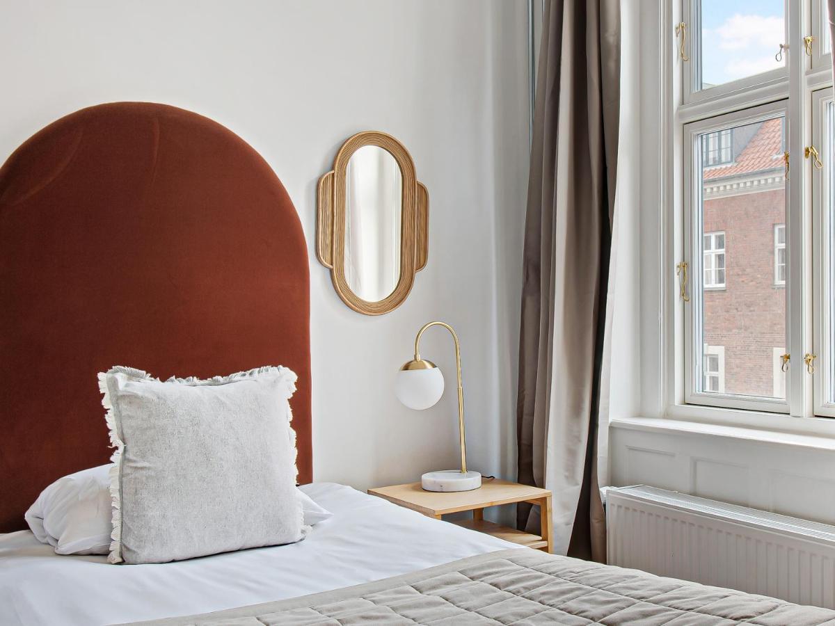Sanders Stage - Chic Three-bedroom Near Nyhavn Apartment Copenhagen